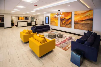 Photo 3 - Wyndham Chicago O'Hare