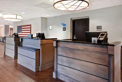 Photo 3 - Hampton Inn & Suites Alexandria Old Town Area South
