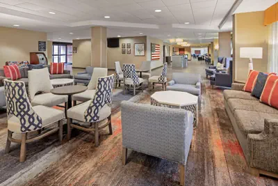 Photo 2 - Hampton Inn & Suites Alexandria Old Town Area South