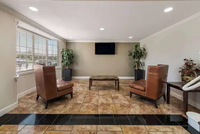 Photo 5 - Quality Inn Saint Louis Airport