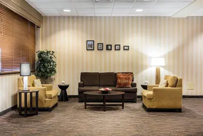 Photo 4 - Quality Suites Lake Wright - Norfolk Airport
