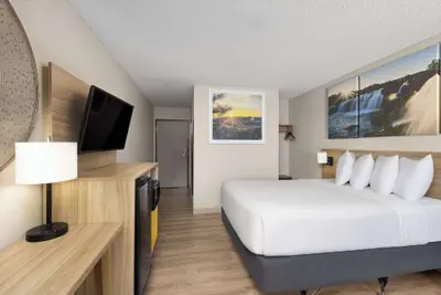 Photo 4 - Days Inn by Wyndham Carthage