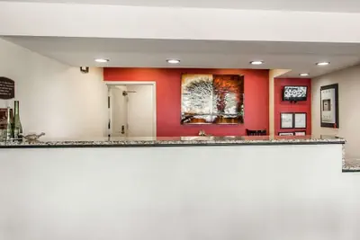 Photo 2 - Econo Lodge Inn & Suites Jackson Northwest