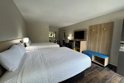 Photo 4 - Travelodge by Wyndham Gainesville