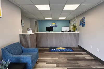 Photo 3 - Days Inn by Wyndham Gainesville Hospital/University Area