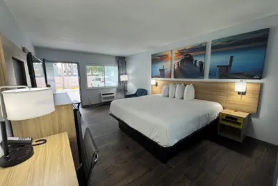 Photo 5 - Days Inn by Wyndham Gainesville Hospital/University Area