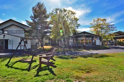 Photo 2 - Mountain Lake Inn