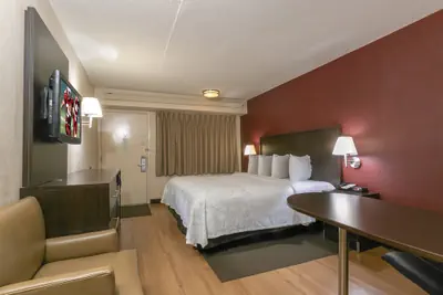 Photo 4 - Red Roof Inn PLUS+ Pittsburgh East - Monroeville
