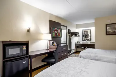 Photo 4 - Red Roof Inn PLUS+ Pittsburgh East - Monroeville