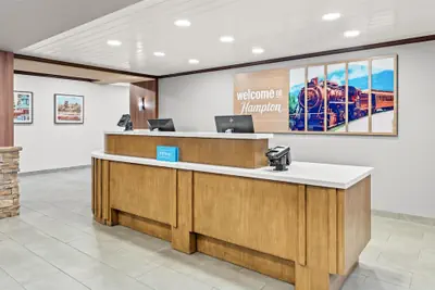 Photo 3 - Hampton Inn & Suites Tifton