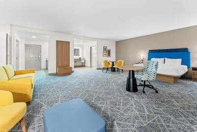 Photo 5 - Hampton Inn & Suites Tifton