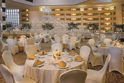 Photo 4 - Embassy Suites by Hilton Washington DC Chevy Chase Pavilion