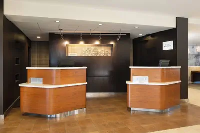 Photo 4 - Courtyard by Marriott Fresno