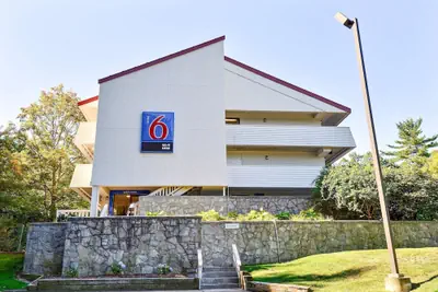 Photo 2 - Motel 6 Nashua, NH - South