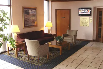 Photo 4 - Trade Winds Central Inn