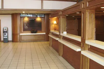 Photo 3 - Trade Winds Central Inn