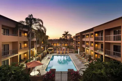 Photo 2 - Courtyard by Marriott Fort Myers Cape Coral
