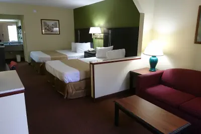 Photo 4 - Travelodge by Wyndham Knoxville East