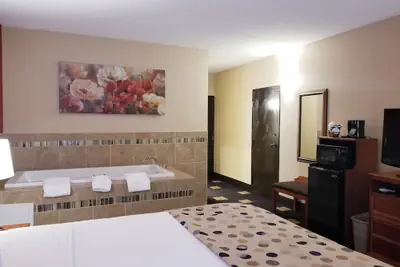 Photo 5 - Baymont by Wyndham Indianapolis West