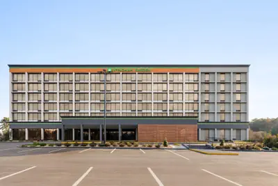 Photo 2 - Wyndham Garden Atlanta Airport