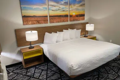 Photo 2 - Days Inn by Wyndham Lake Charles