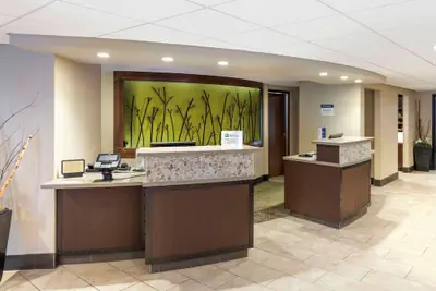 Photo 5 - Best Western Plus New Ulm