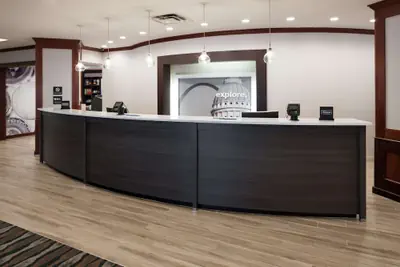 Photo 5 - Hampton Inn St. Louis-Downtown (At the Gateway Arch)