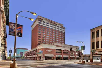 Photo 2 - Hampton Inn St. Louis-Downtown (At the Gateway Arch)