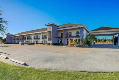 Photo 2 - Quality Inn Weeki Wachee - Spring Hill
