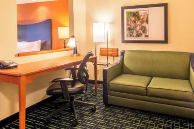Photo 5 - Fairfield Inn & Suites by Marriott Canton