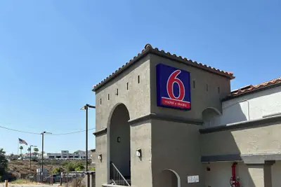 Photo 2 - Motel 6 Lake Elsinore, CA