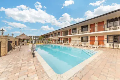 Photo 2 - Quality Inn Florida City - Gateway to the Keys