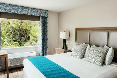 Photo 5 - Bayside Inn Key Largo