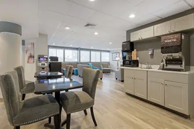 Photo 3 - Clarion Hotel & Suites BWI Airport North
