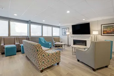 Photo 4 - Clarion Hotel & Suites BWI Airport North