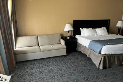 Photo 4 - Budget Inn