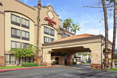 Photo 2 - Hampton Inn Los Angeles/Arcadia/Pasadena