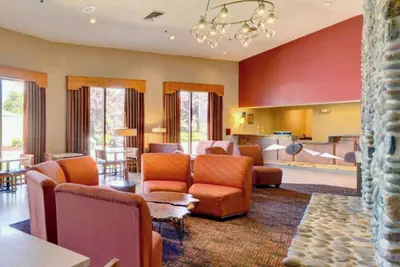 Photo 3 - The Lodge at Roseburg