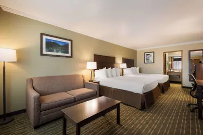 Photo 4 - Best Western Holiday Hotel