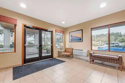 Photo 3 - Best Western Aladdin Inn