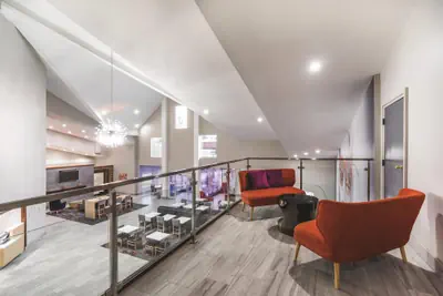 Photo 5 - La Quinta Inn & Suites by Wyndham Chattanooga-Hamilton Place