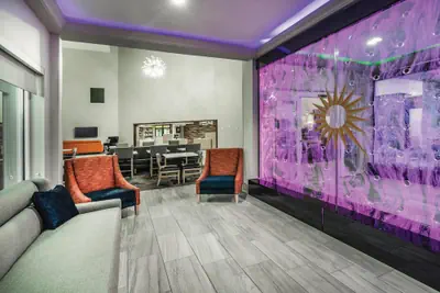 Photo 4 - La Quinta Inn & Suites by Wyndham Chattanooga-Hamilton Place