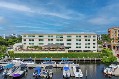Photo 2 - Bayfront Inn Fifth Avenue