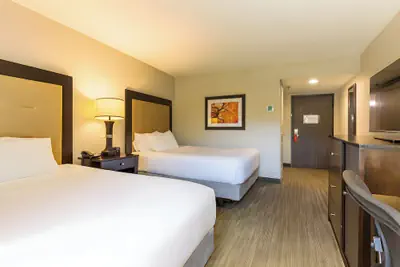 Photo 4 - Branson Hillside Hotel