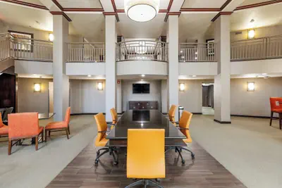 Photo 2 - Branson Hillside Hotel