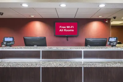Photo 5 - Red Roof Inn Toledo - Maumee