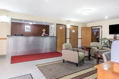 Photo 2 - Quality Inn Mount Vernon, IL