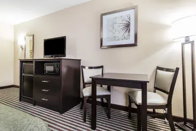 Photo 4 - Quality Inn Mount Vernon, IL