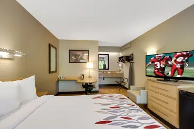 Photo 5 - Red Roof Inn Asheville - Biltmore West