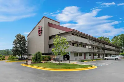 Photo 2 - Red Roof Inn Asheville - Biltmore West